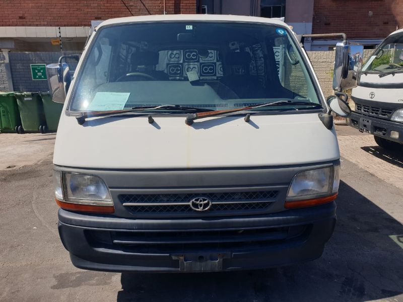  26213  TOYOTA HIACE  2000  