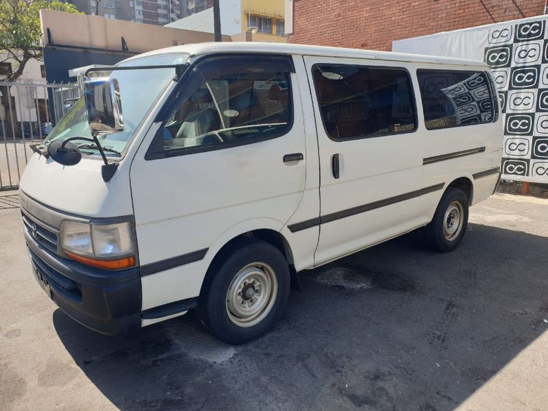  26213  TOYOTA HIACE  2000  