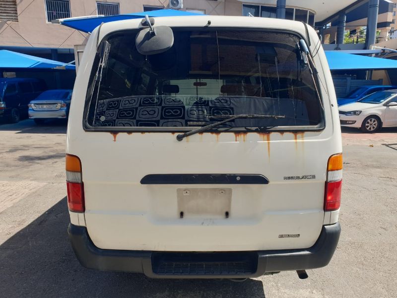  26213  TOYOTA HIACE  2000  