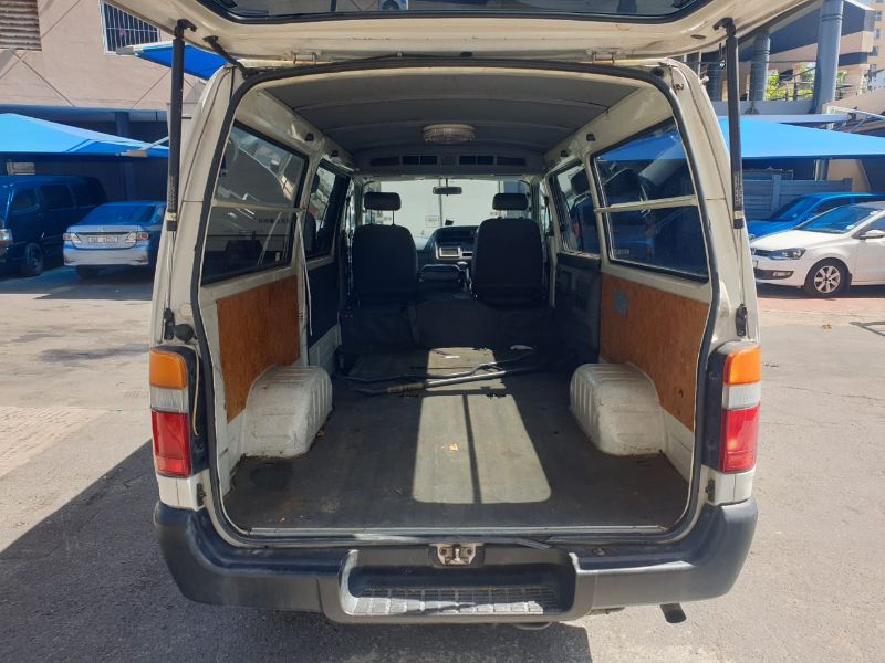  26213  TOYOTA HIACE  2000  