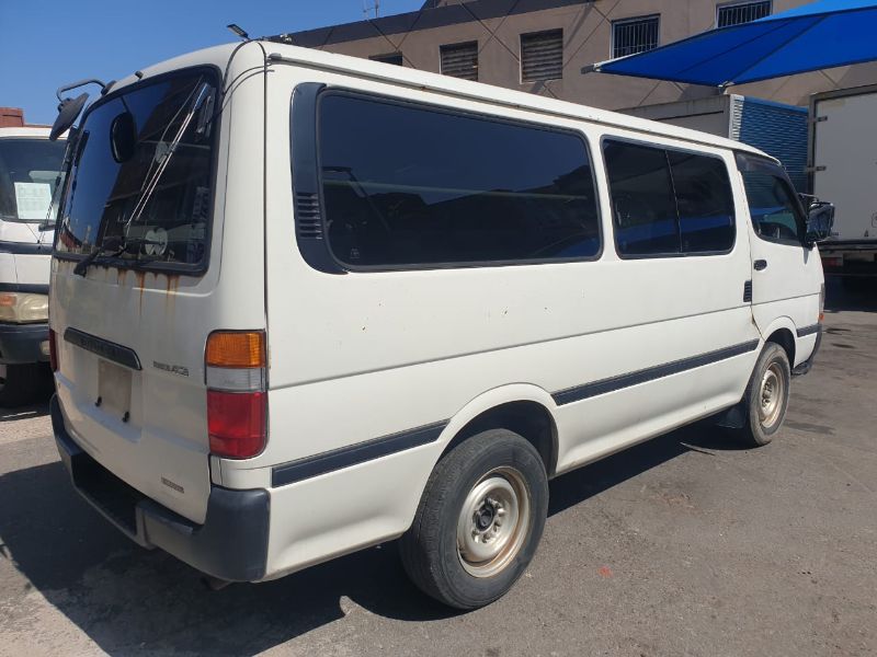  26213  TOYOTA HIACE  2000  