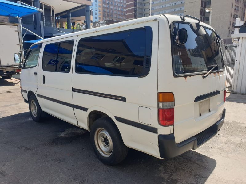  26213  TOYOTA HIACE  2000  