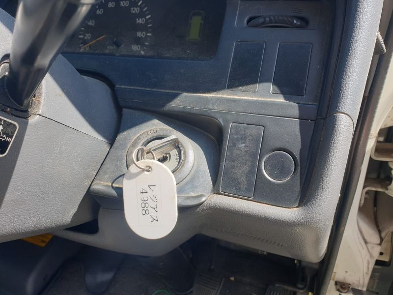  26213  TOYOTA HIACE  2000  