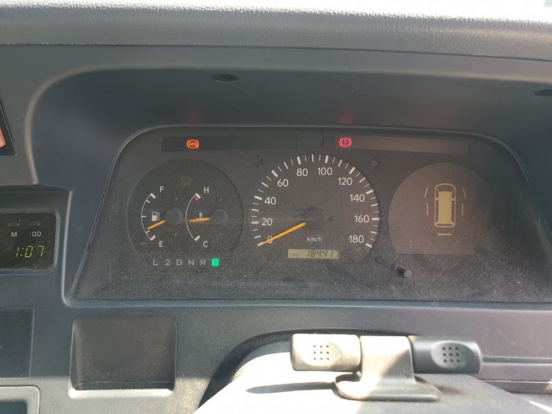  26213  TOYOTA HIACE  2000  
