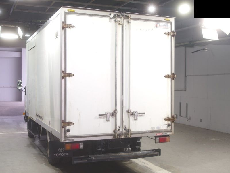  26214  TOYOTA DYNA  2011  