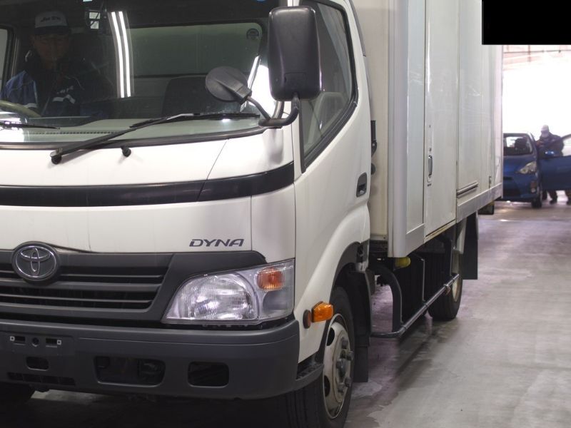  26214  TOYOTA DYNA  2011  