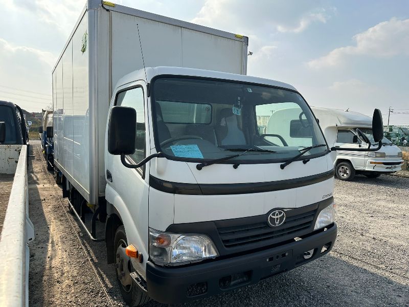  26214  TOYOTA DYNA  2011  