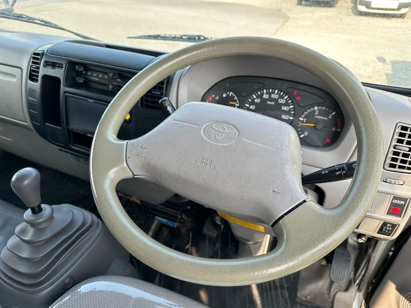  26214  TOYOTA DYNA  2011  