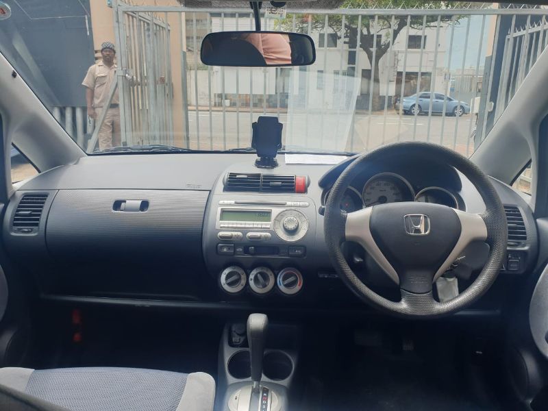  26221  HONDA FIT  2005  