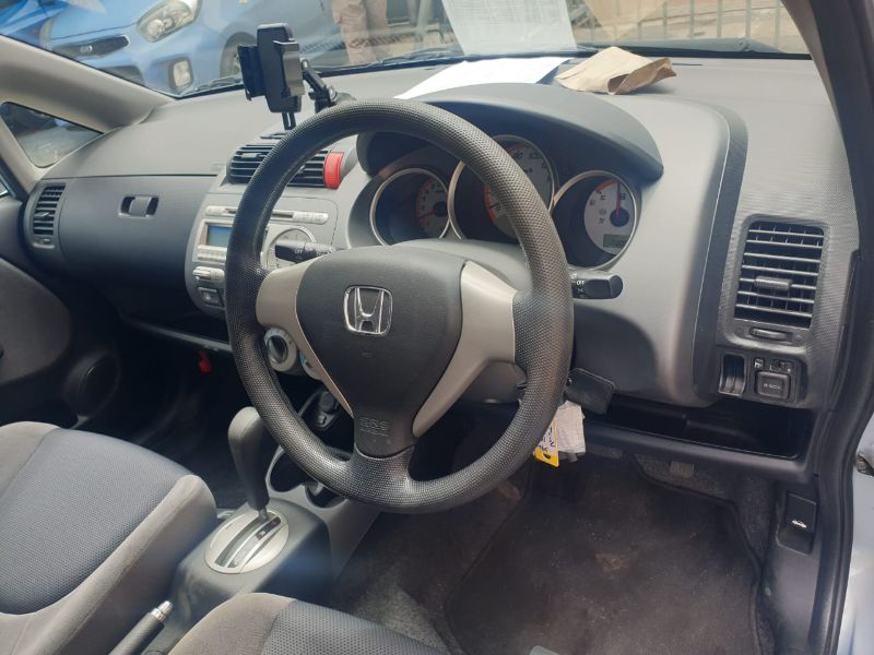  26221  HONDA FIT  2005  