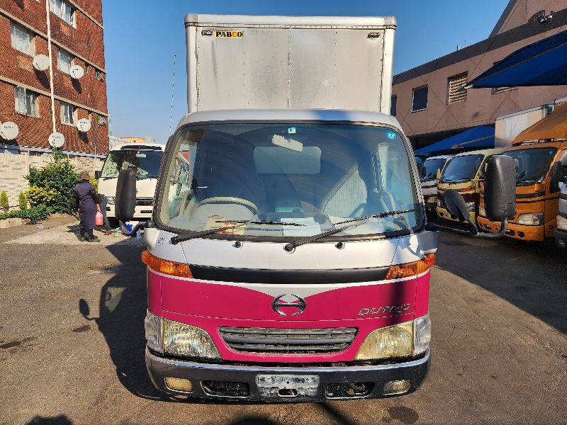  26228  HINO DUTRO  2001  
