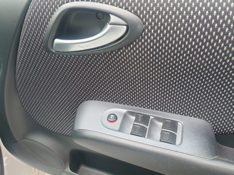  26235  HONDA FIT  2003  