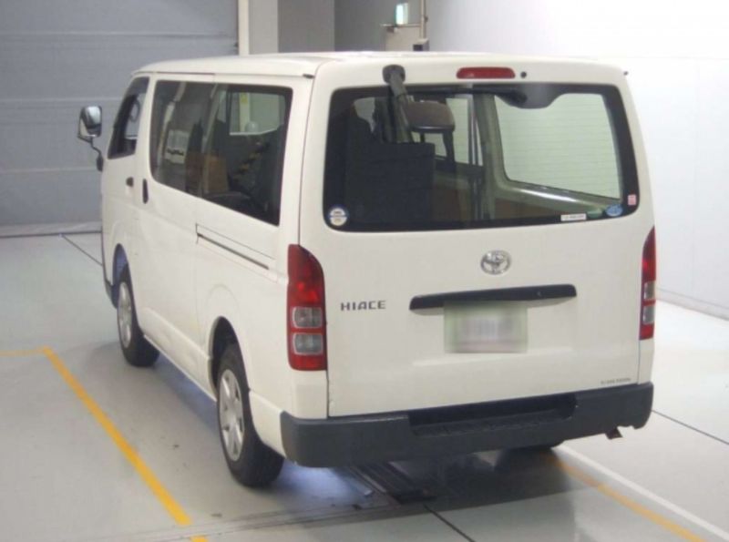  26249  TOYOTA HIACE  2015  