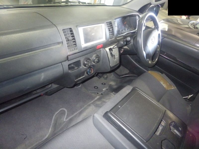  26255  TOYOTA HIACE  2016  