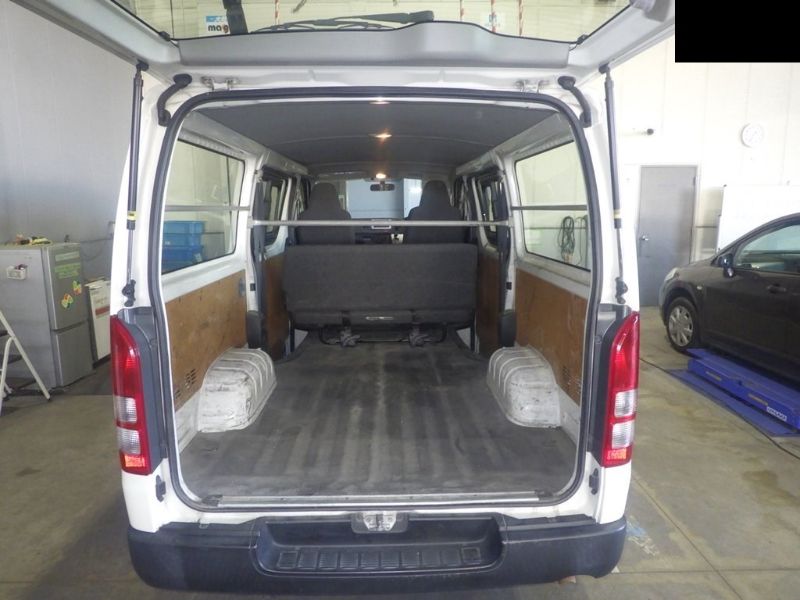  26255  TOYOTA HIACE  2016  