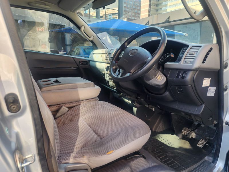  26267  TOYOTA HIACE  2006  