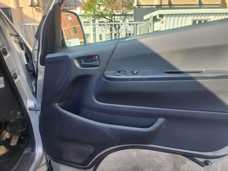  26267  TOYOTA HIACE  2006  