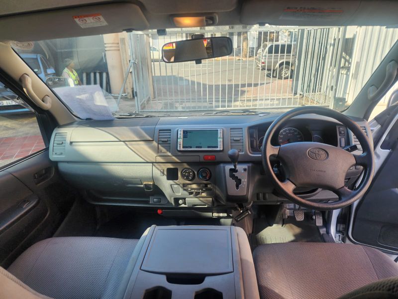  26267  TOYOTA HIACE  2006  