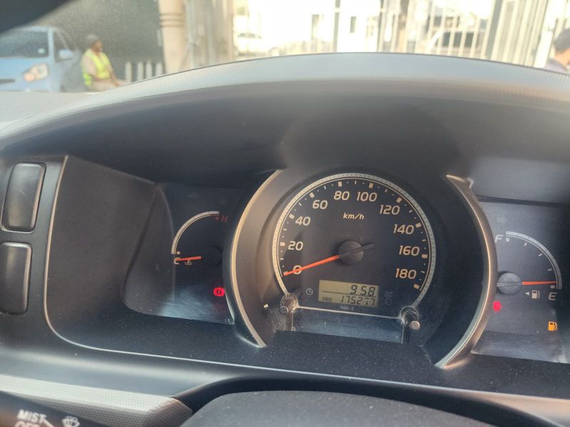  26267  TOYOTA HIACE  2006  
