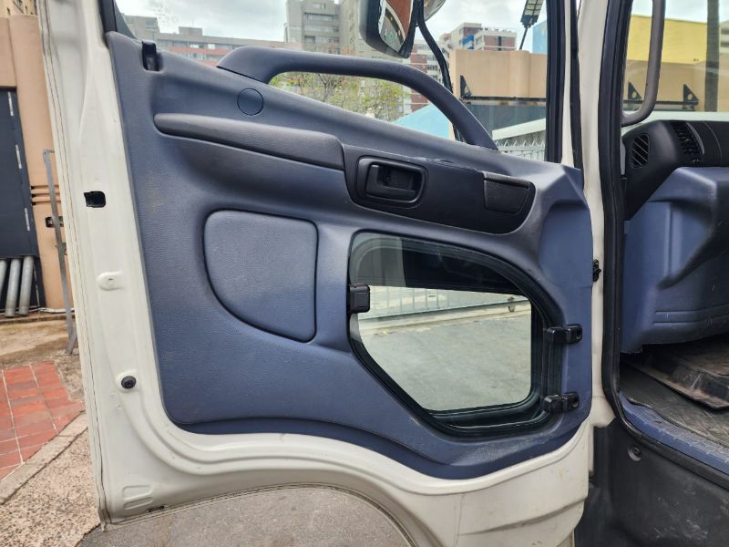  26352  HINO RANGER  2002  