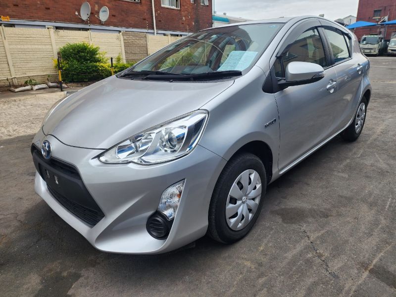 26354 TOYOTA AQUA 2016