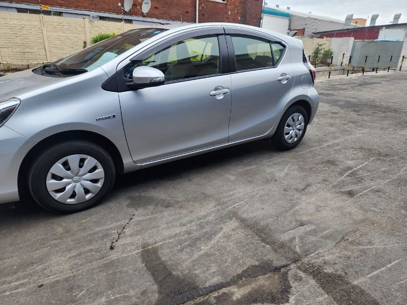  26354  TOYOTA AQUA  2016  