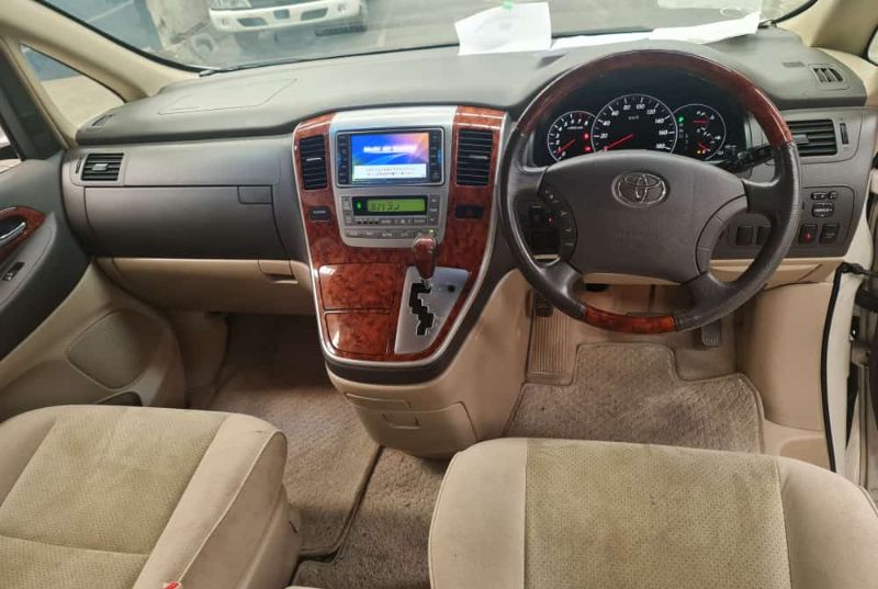  26357  TOYOTA ALPHARD  2004  