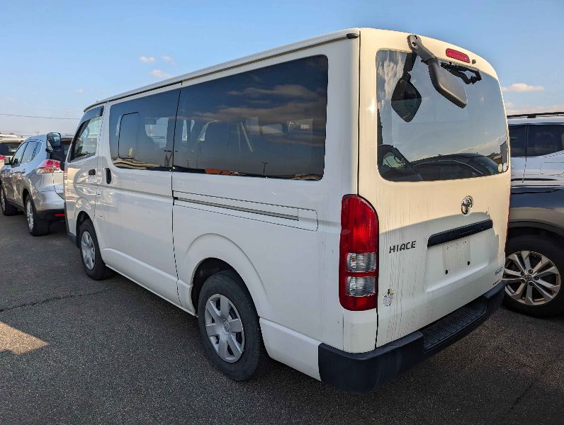  26360  TOYOTA HIACE  2015  