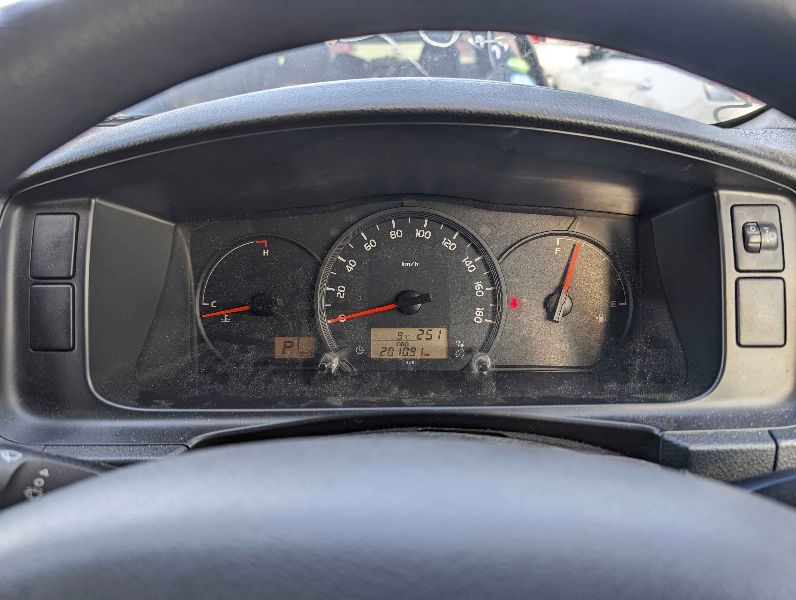  26360  TOYOTA HIACE  2015  