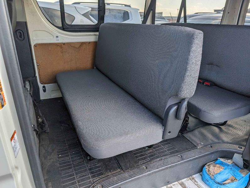 26360  TOYOTA HIACE  2015  
