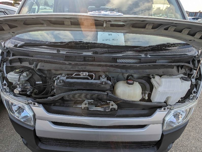 26360  TOYOTA HIACE  2015  