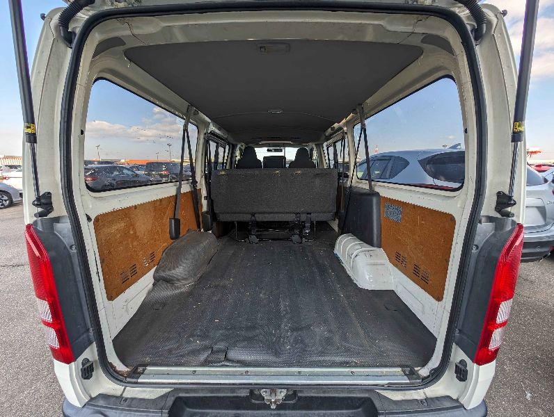  26360  TOYOTA HIACE  2015  
