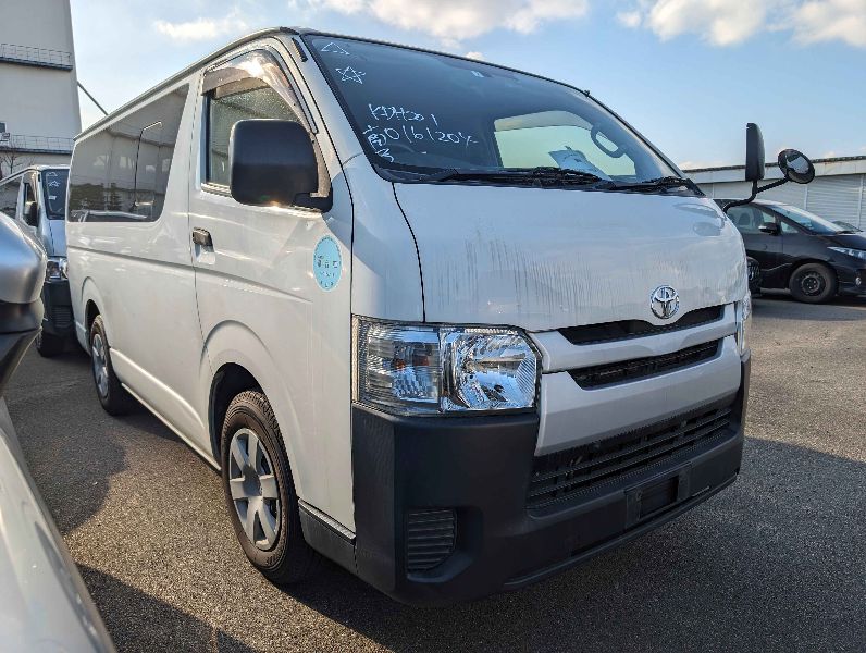  26360  TOYOTA HIACE  2015  