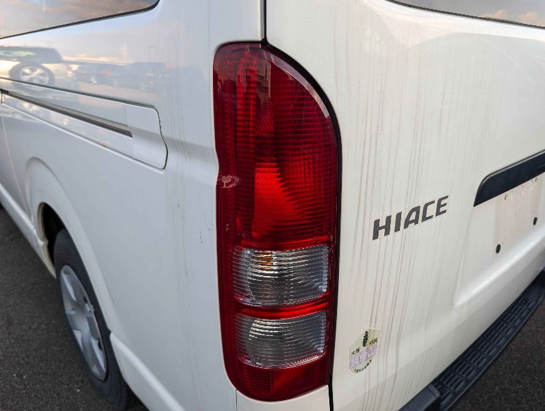  26360  TOYOTA HIACE  2015  
