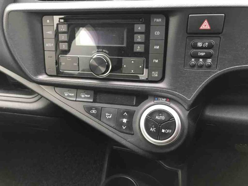  26374  TOYOTA AQUA  2015  