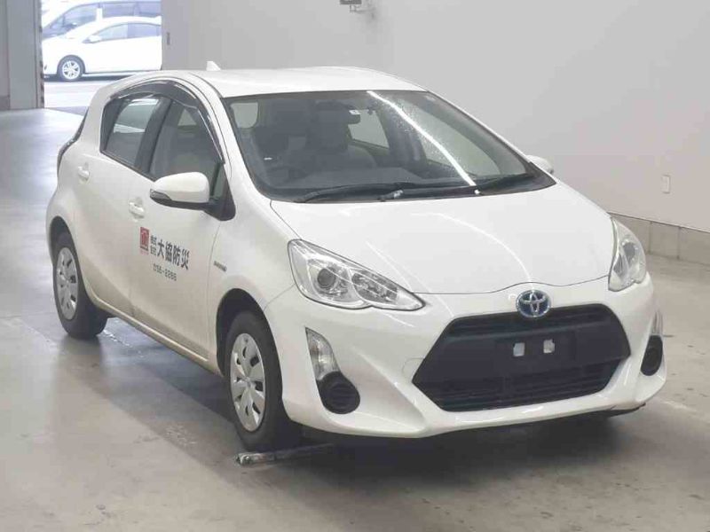 26374 TOYOTA AQUA 2015