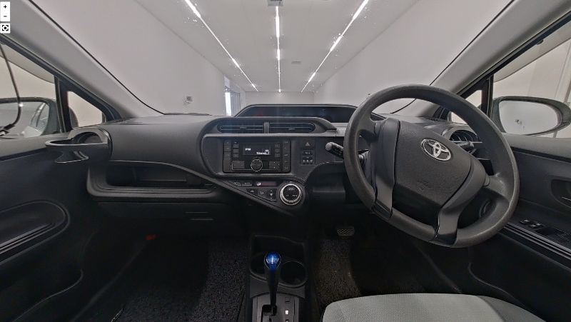  26374  TOYOTA AQUA  2015  