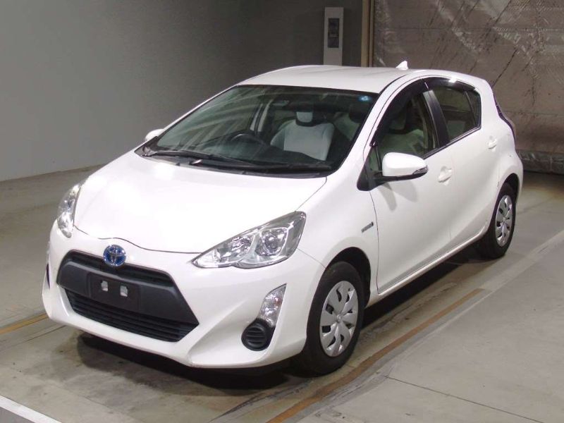26384 TOYOTA AQUA 2016