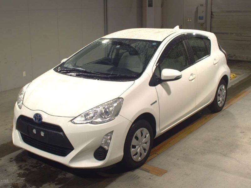 26385 TOYOTA AQUA 2016