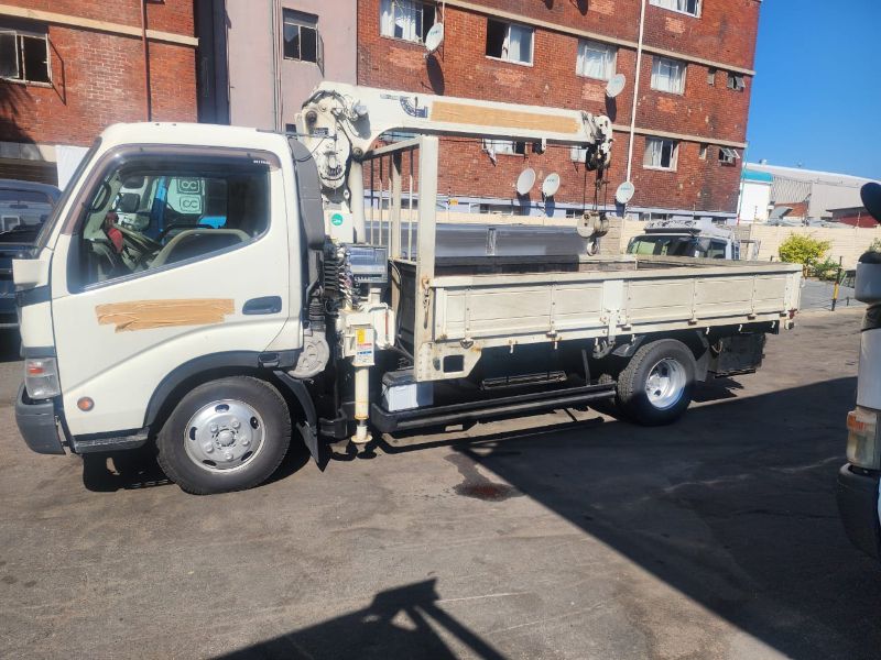  26395  HINO DUTRO  2004  
