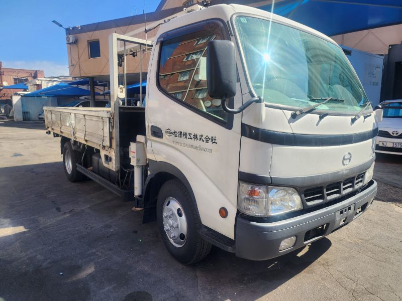  26395  HINO DUTRO  2004  