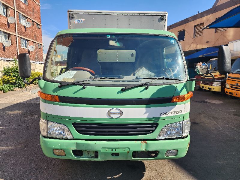  26400  HINO DUTRO  2000  