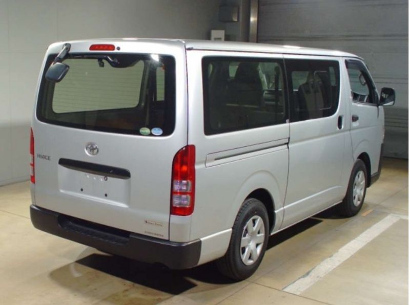  26429  TOYOTA HIACE  2015  
