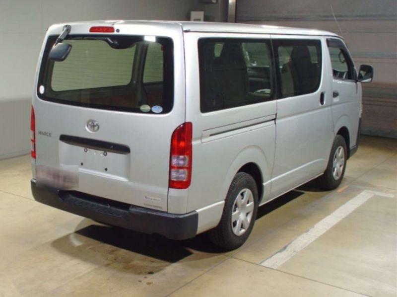  26430  TOYOTA HIACE  2016  