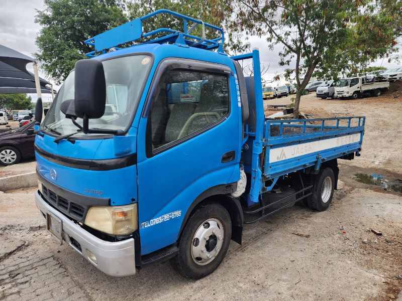  26446  HINO DUTRO  2004  