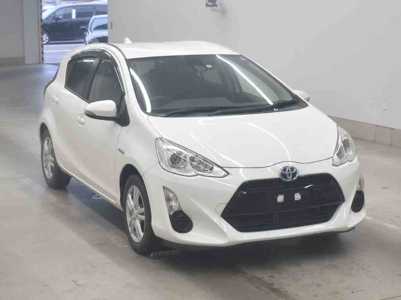 26456 TOYOTA AQUA 2016