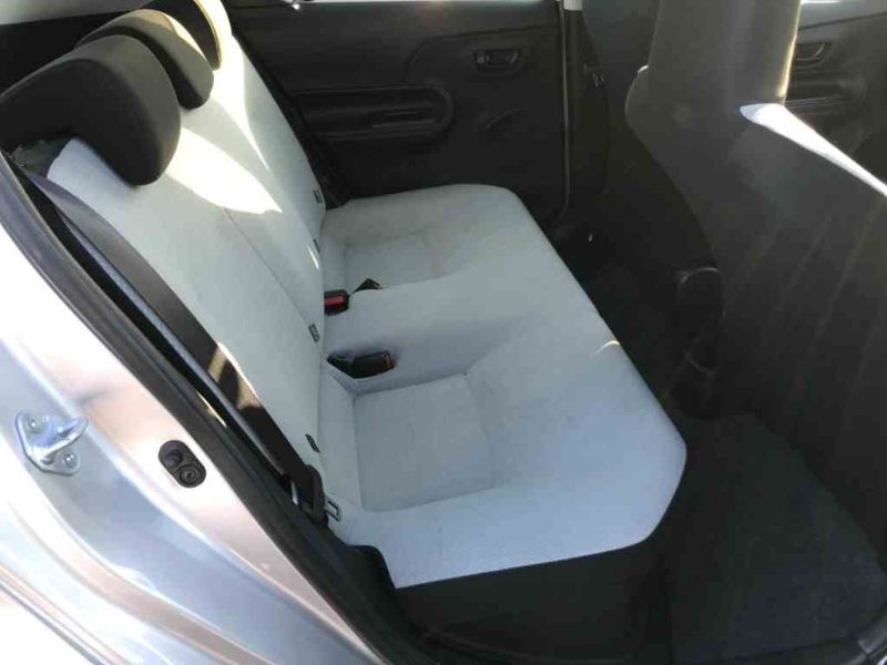  26458  TOYOTA AQUA  2017  