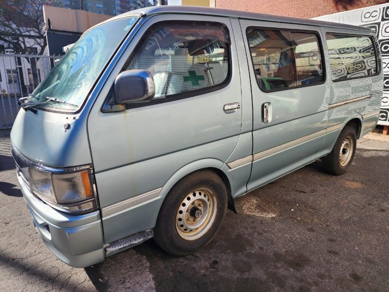  26500  TOYOTA HIACE  2000  