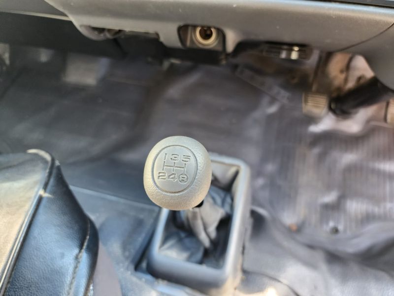  26500  TOYOTA HIACE  2000  