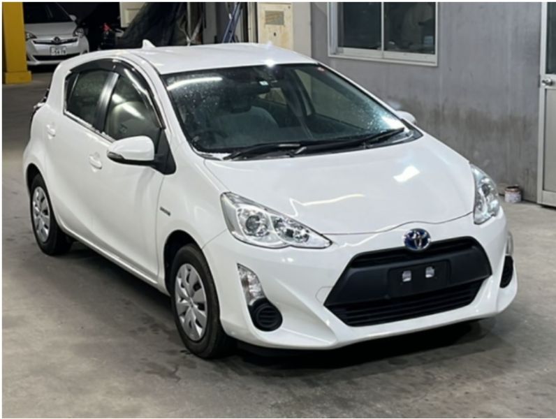 26506 TOYOTA AQUA 2016